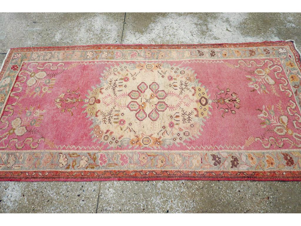 Colección Galerie Shabab Alfombra turca Oushak de principios del siglo XX Anudado a mano en venta