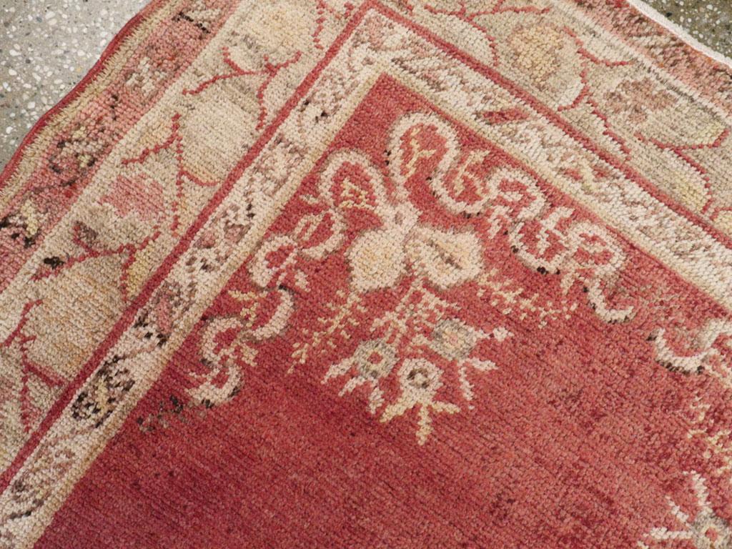 Galerie Shabab Collection Early 20th Century Turkish Oushak Rug In Excellent Condition For Sale In New York, NY