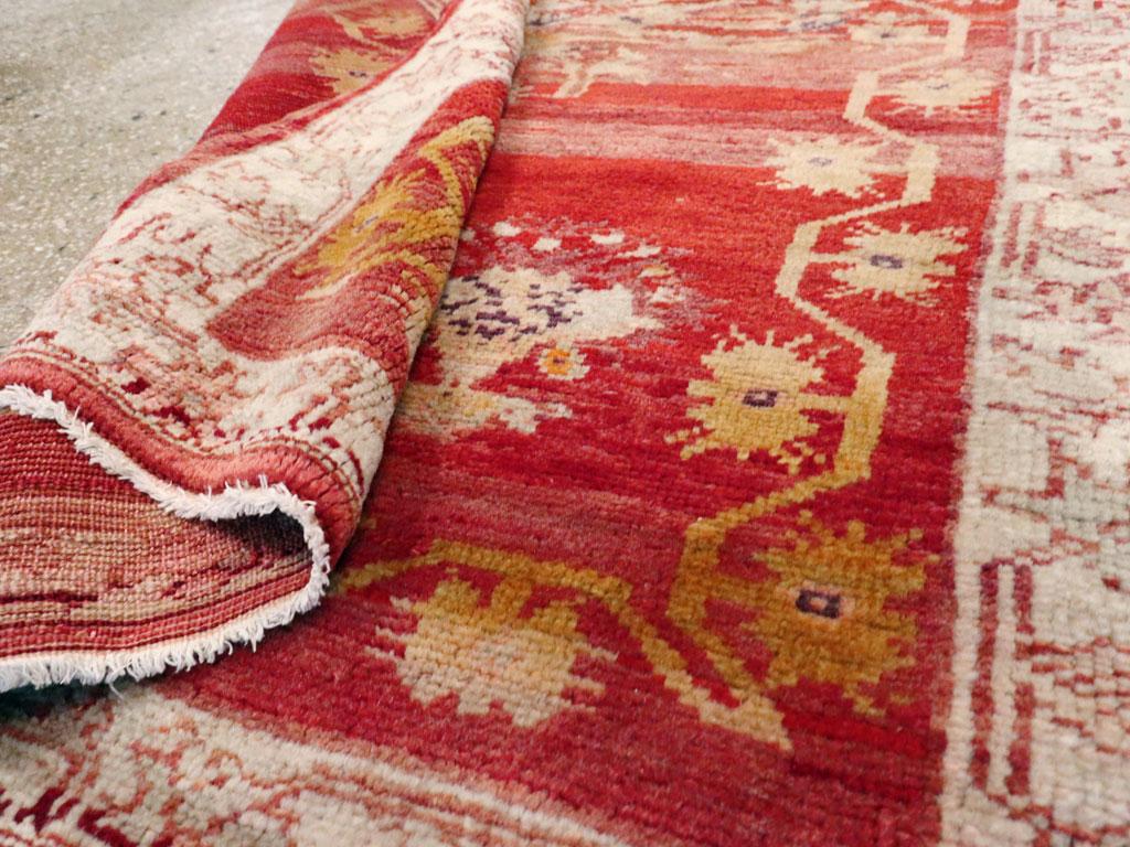 Colección Galerie Shabab Alfombra turca Oushak de principios del siglo XX en venta 1