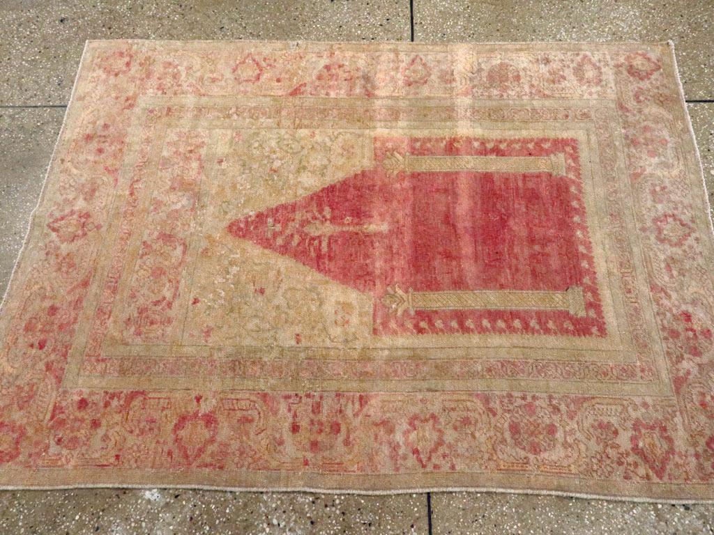 Galerie Shabab Collection Türkischer Sivas-Würfelteppich aus dem frühen 20. im Zustand „Hervorragend“ im Angebot in New York, NY