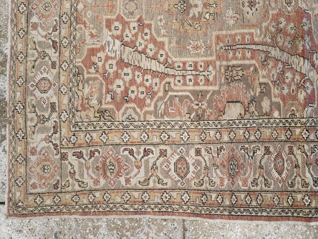 Galerie Shabab Collection Türkischer Sivas-Würfelteppich aus dem frühen 20. im Zustand „Hervorragend“ im Angebot in New York, NY
