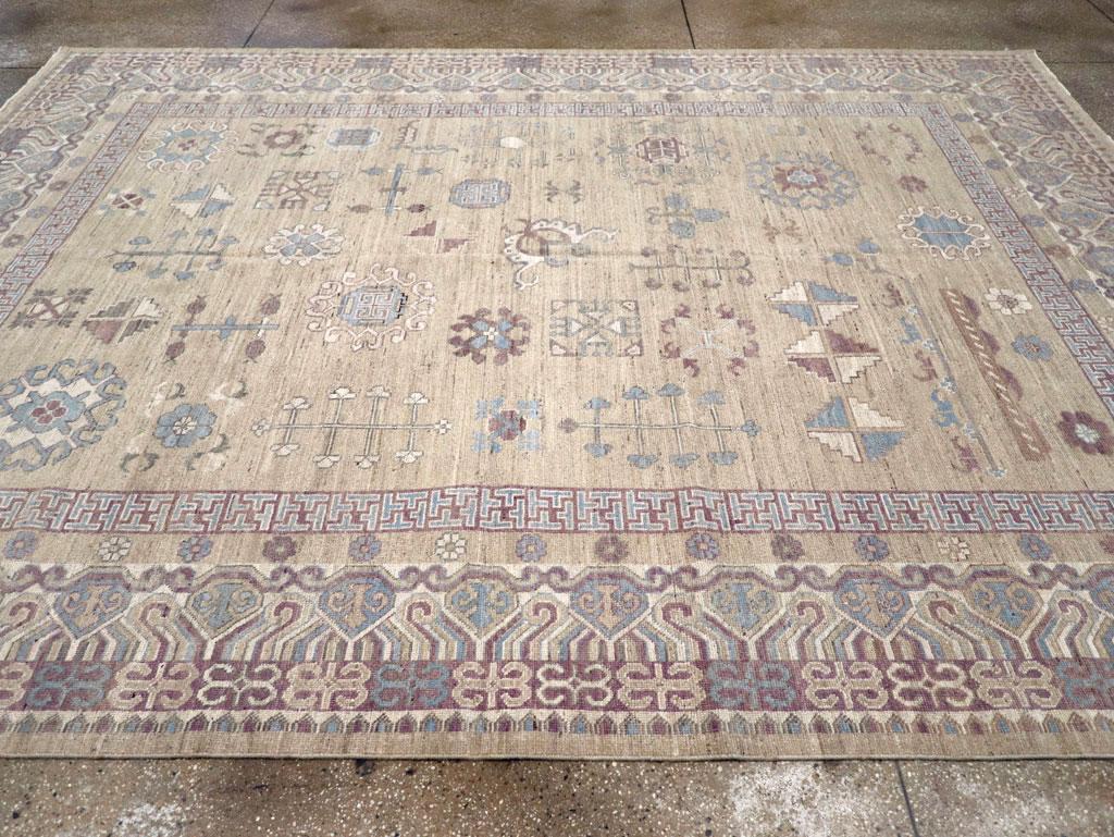 Turkestan orientale Galerie Shabab Collection Tappeto fatto a mano moderno del Turkestan Orientale Khotan in vendita