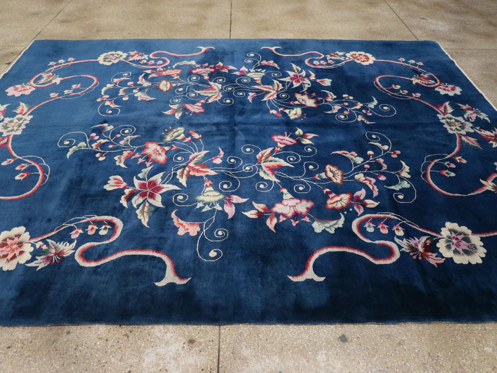 Mid-20th Century Chinese Art Deco Room Size Carpet In Excellent Condition For Sale In New York, NY