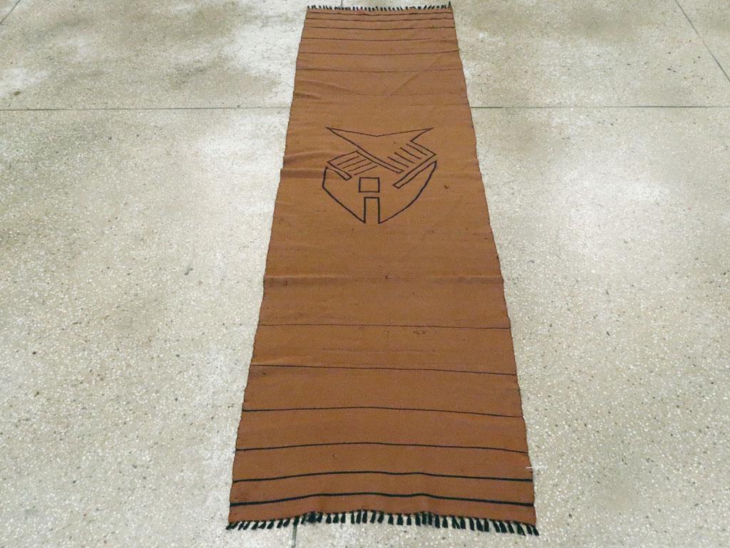 Este corredor textil ecuatoriano de mediados del siglo XX, de 2' 0