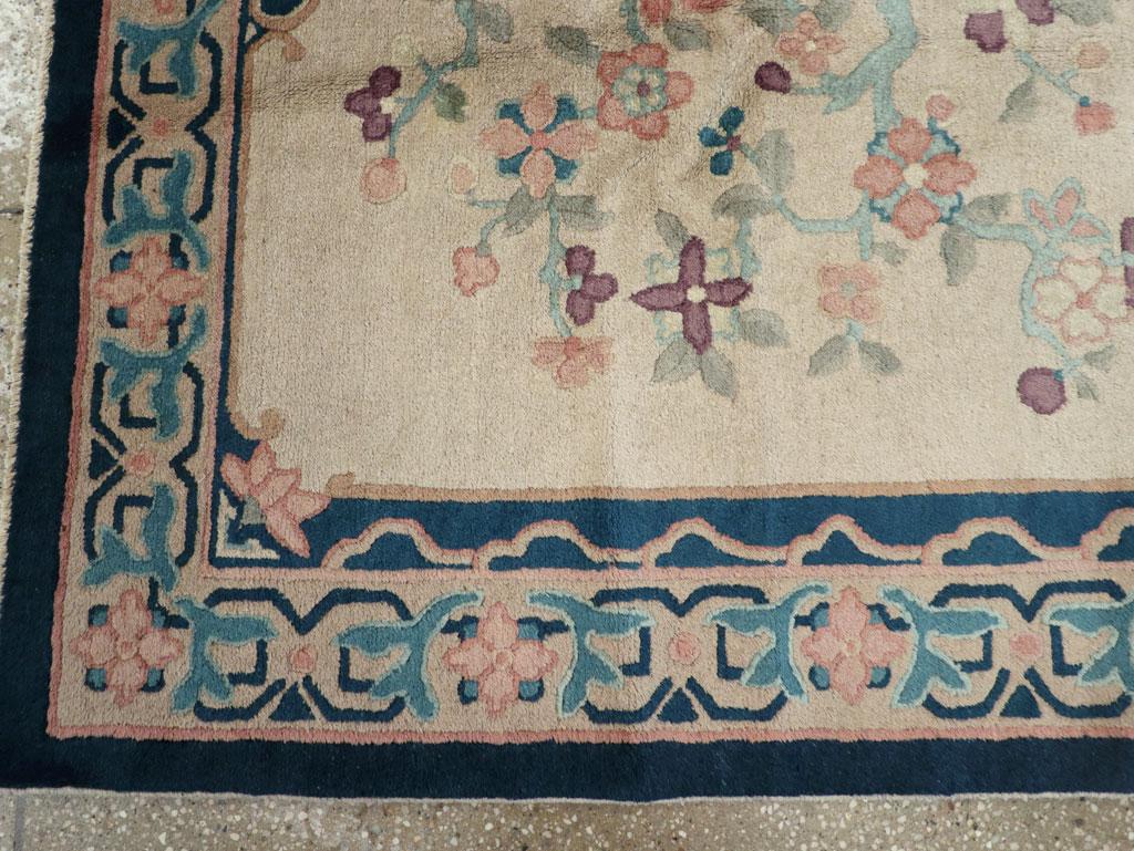 Wool Collection Mid-20th Century Handmade Chinese Art Deco Accent Rug For Sale
