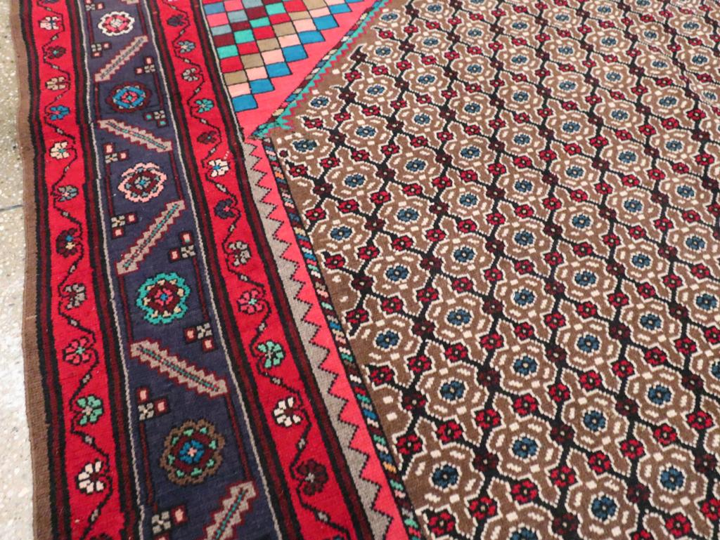 Galerie Shabab Kollektion Handgefertigter persischer Hamadan-Akzent-Teppich aus der Mitte des 20. Jahrhunderts (Art déco) im Angebot
