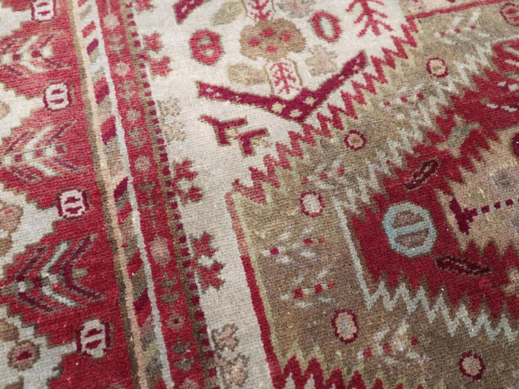 Colección Galerie Shabab Alfombra persa Ardabil de mediados del siglo XX Persa en venta