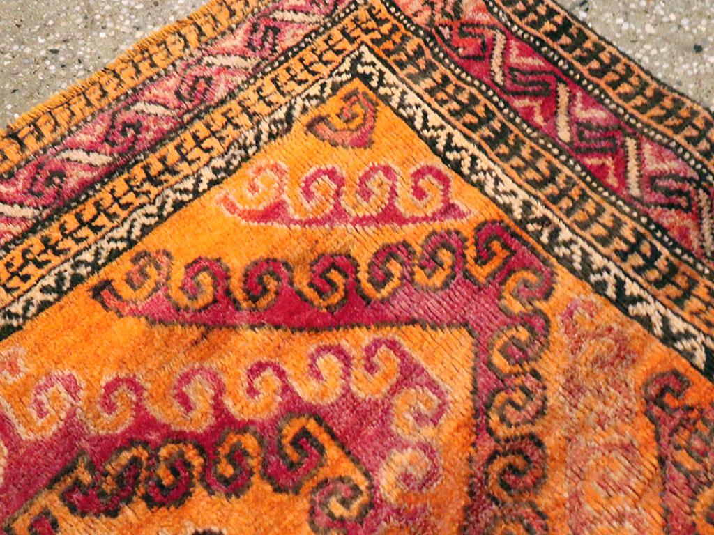 Colección Galerie Shabab Alfombra Persa Baluch de mediados del siglo XX en Excelente estado para la venta en New York, NY