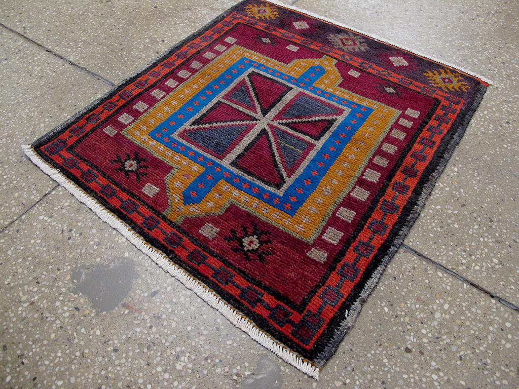 Tribal Galerie Shabab Collection Mid-20th Century Persian Hamadan Rug For Sale
