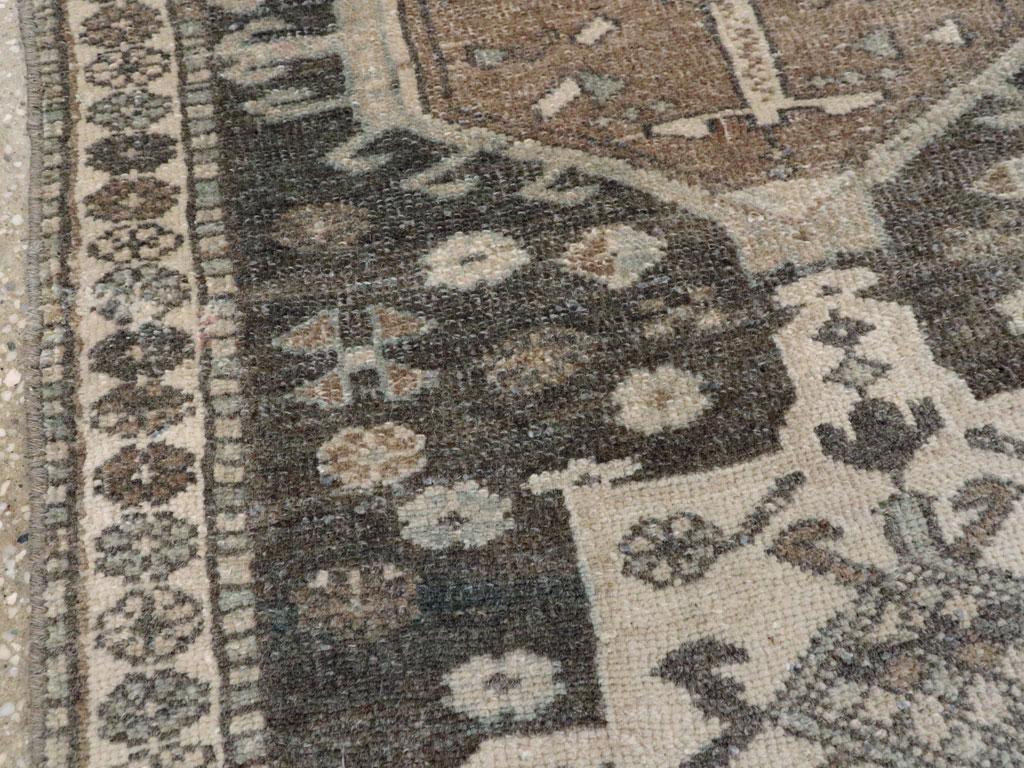 Galerie Shabab Collection Persischer Karajeh-Würfelteppich aus der Mitte des 20. (Stammeskunst) im Angebot