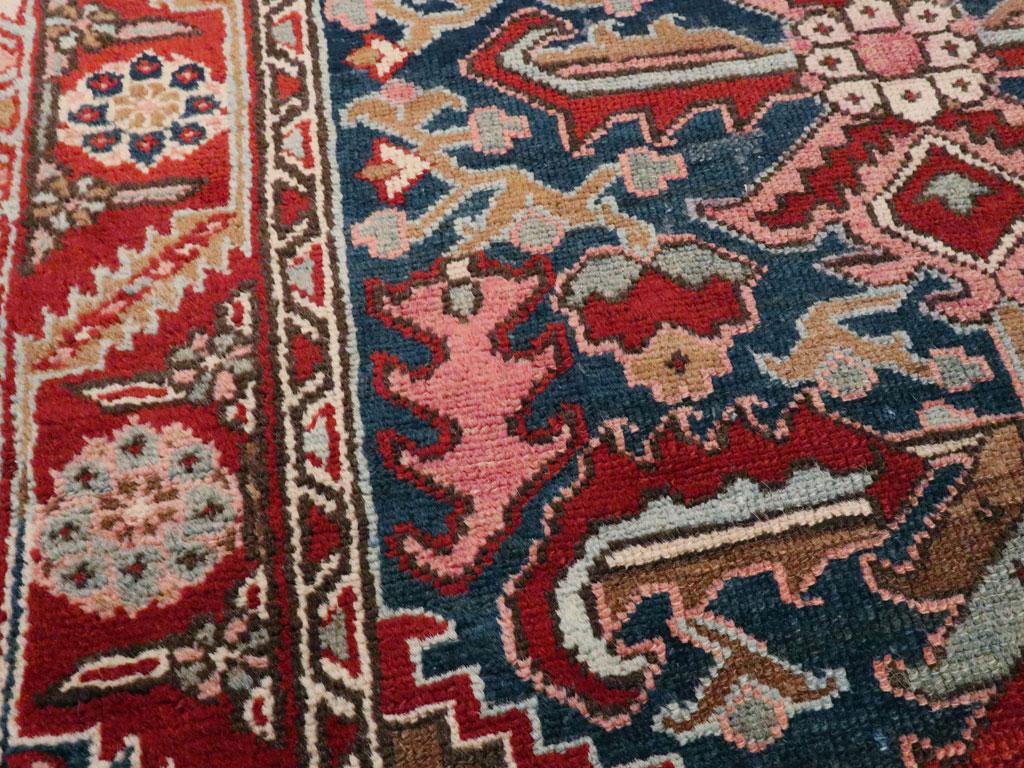Galerie Shabab Collection Persischer Karajeh-Würfelteppich aus der Mitte des 20. (Rustikal) im Angebot