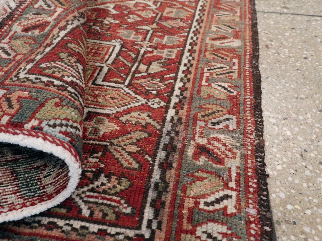 Colección Galerie Shabab Alfombra persa Karajeh de mediados del siglo XX en Excelente estado para la venta en New York, NY