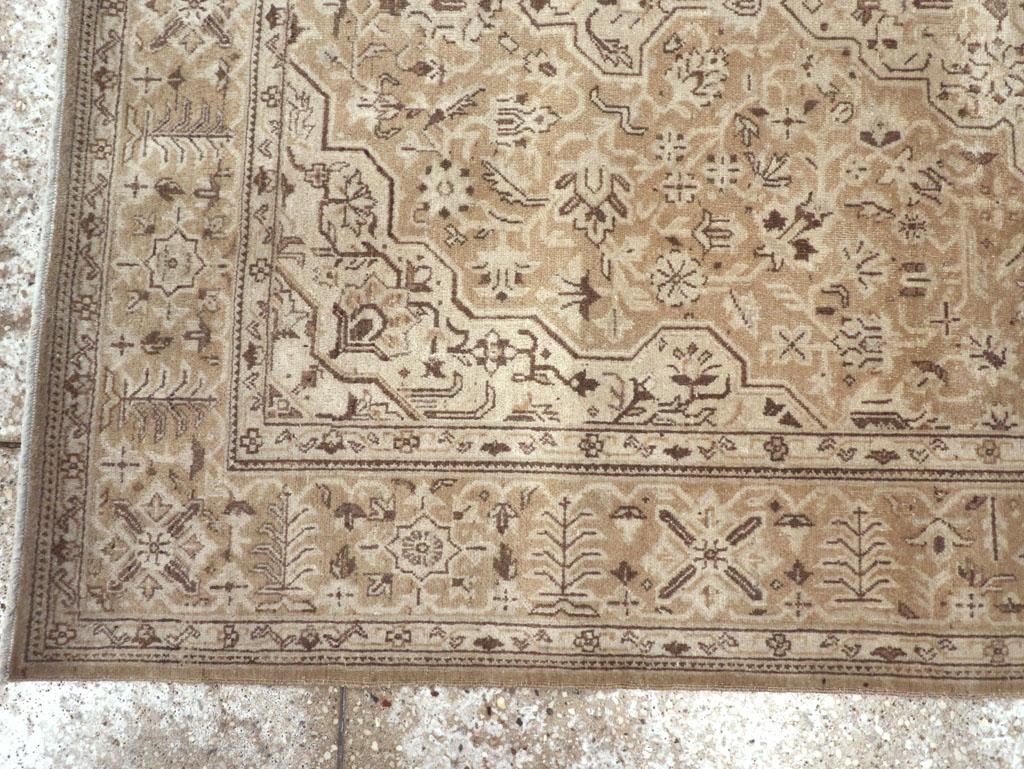 Galerie Shabab Collection Persischer Kashan-Wurfteppich aus der Mitte des 20. im Zustand „Hervorragend“ im Angebot in New York, NY