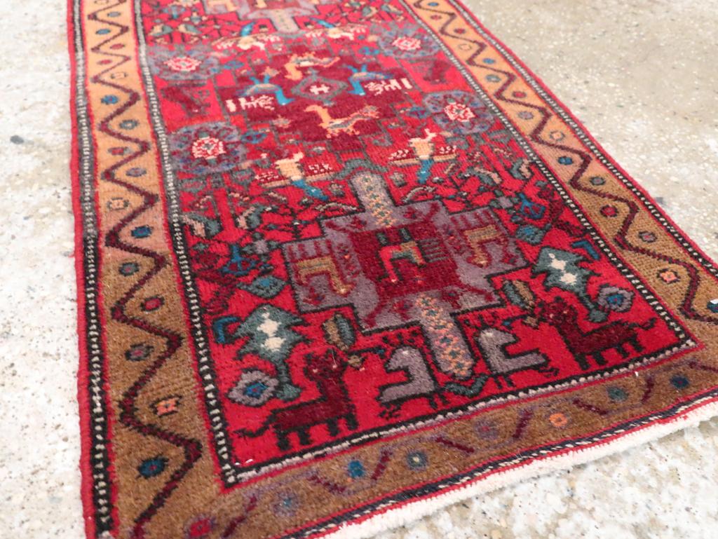 Galerie Shabab Collection Tappeto pittorico persiano curdo della metà del XX secolo In condizioni ottime in vendita a New York, NY