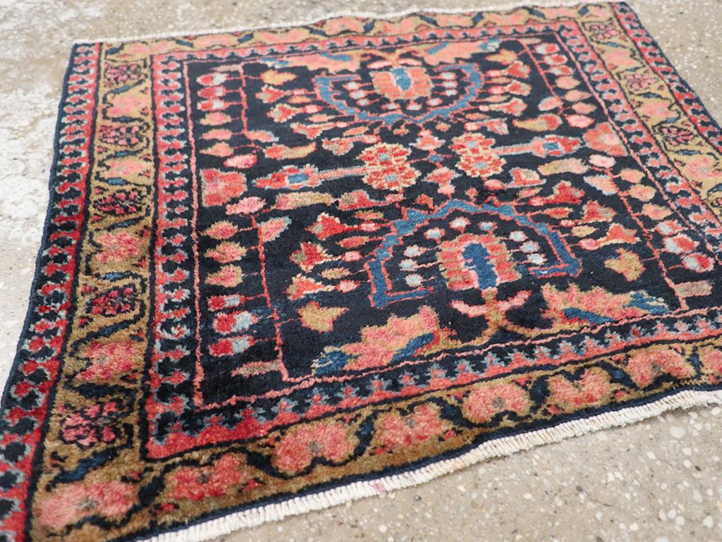 Galerie Shabab Collection Persischer Lilihan-Teppich aus der Mitte des 20. (20. Jahrhundert) im Angebot