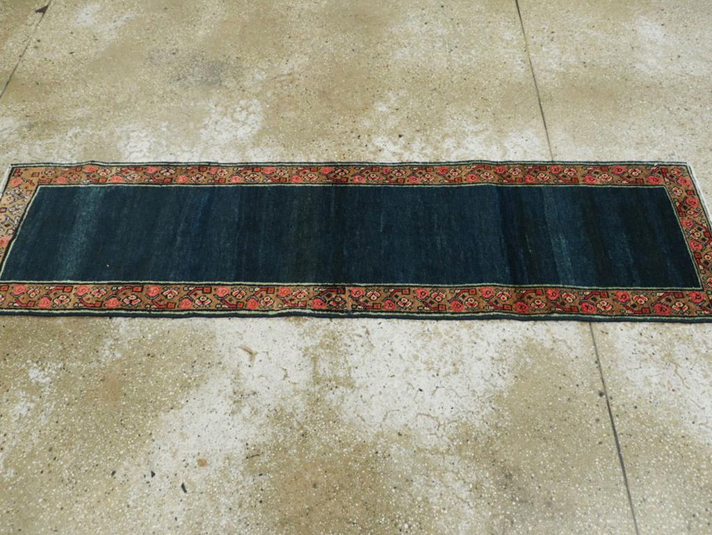 Noué à la main Collection Shabab Collection Persane du milieu du 20e siècle Coureur Mahal en vente