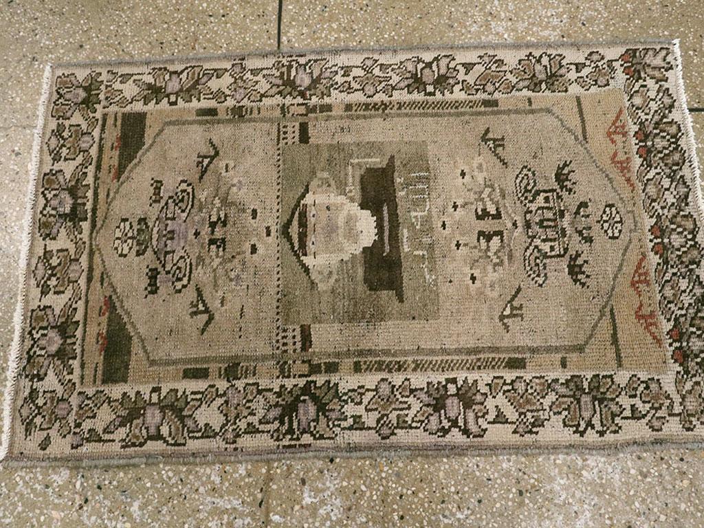 Annodato a mano Galerie Shabab Collection Tappeto pittorico persiano Malayer della metà del XX secolo in vendita