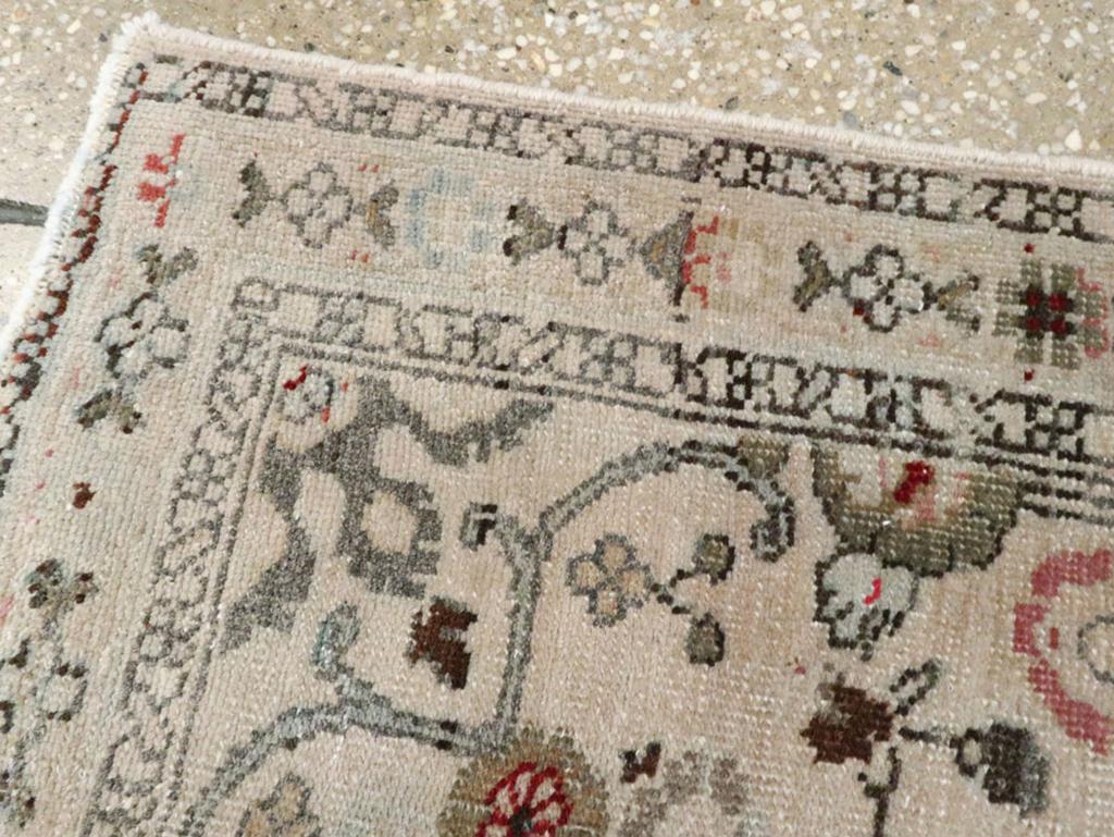 Annodato a mano Galerie Shabab Collection Tappeto persiano Malayer della metà del XX secolo in vendita