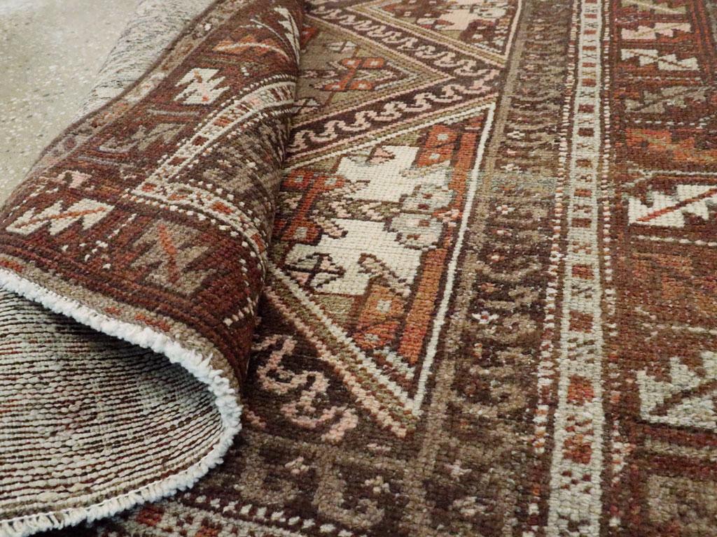 20ième siècle Galerie Shabab Collection Persian Malayer Mid-20th Century Rug en vente