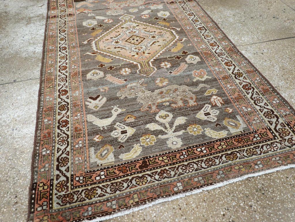 Colección Galerie Shabab Alfombra persa malayer de mediados del siglo XX en Excelente estado para la venta en New York, NY