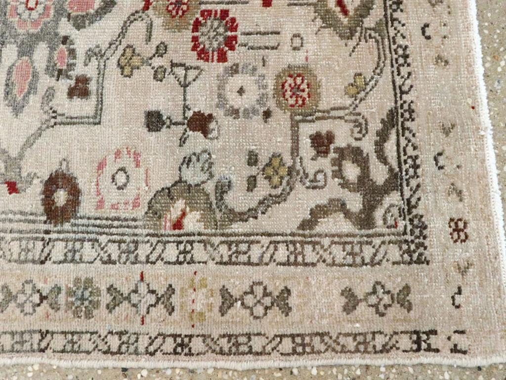 Lana Galerie Shabab Collection Tappeto persiano Malayer della metà del XX secolo in vendita