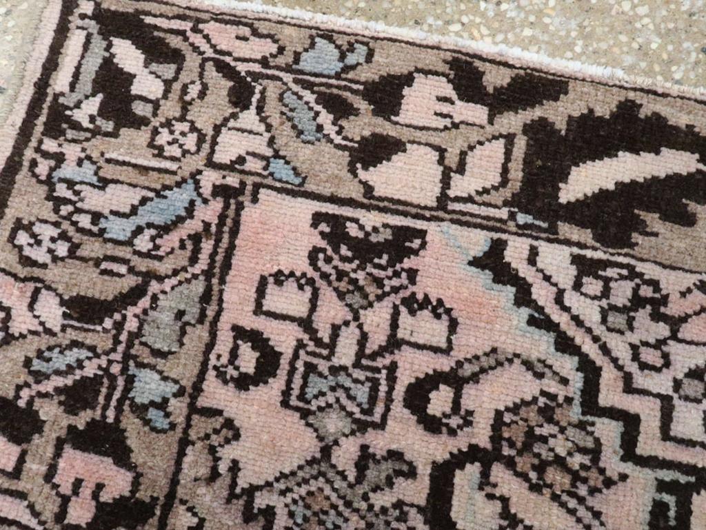Galerie Shabab Collection Persischer Malayer-Mustertuch-Teppich aus der Mitte des 20. (Wolle) im Angebot