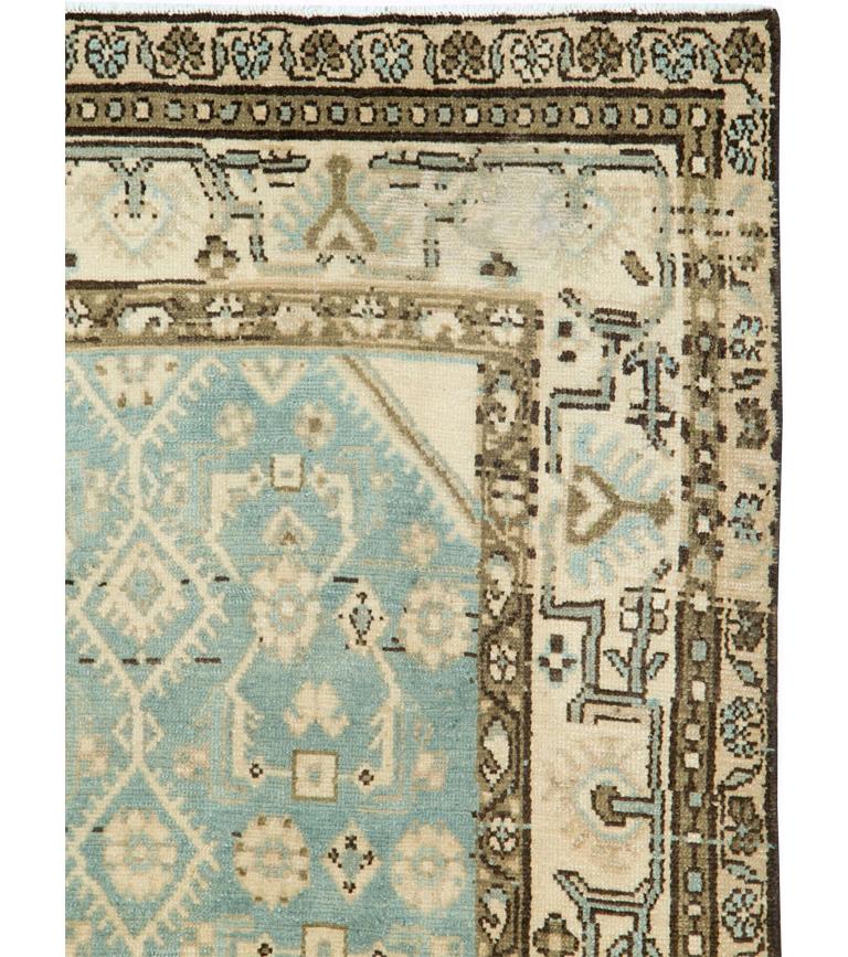 Dieser persische Malayer-Teppich aus der Mitte des 20. Jahrhunderts, der 3' 7