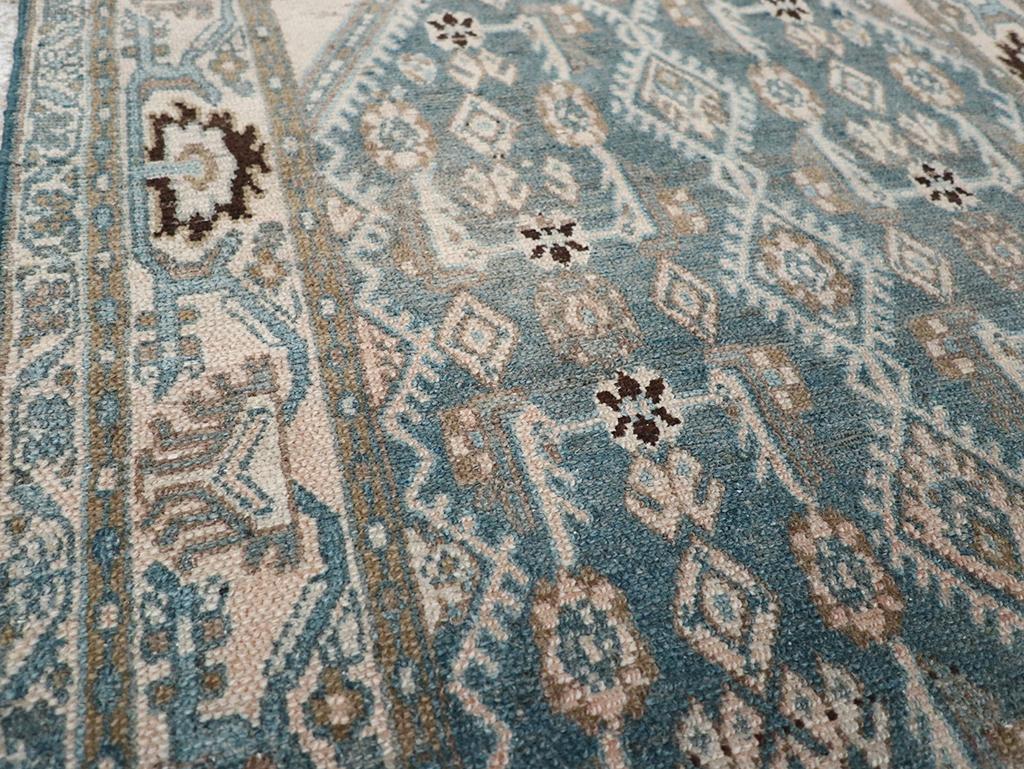 Persiano Galerie Shabab Collection Tappeto da lancio persiano Malayer della metà del XX secolo in vendita