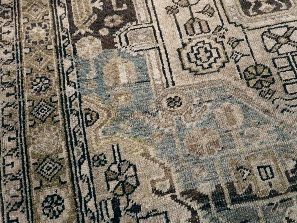 Galerie Shabab Collection Mitte des 20. Jahrhunderts Persischer Malayer Wurfteppich (Handgeknüpft) im Angebot