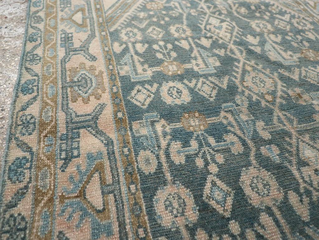 Galerie Shabab Collection Mitte des 20. Jahrhunderts Persischer Malayer Wurfteppich (Handgeknüpft) im Angebot
