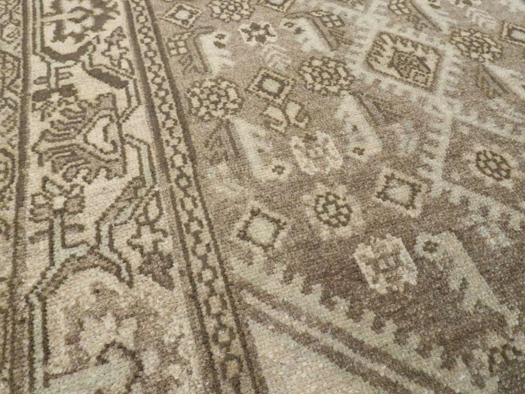 Galerie Shabab Collection Mitte des 20. Jahrhunderts Persischer Malayer Wurfteppich (Handgeknüpft) im Angebot