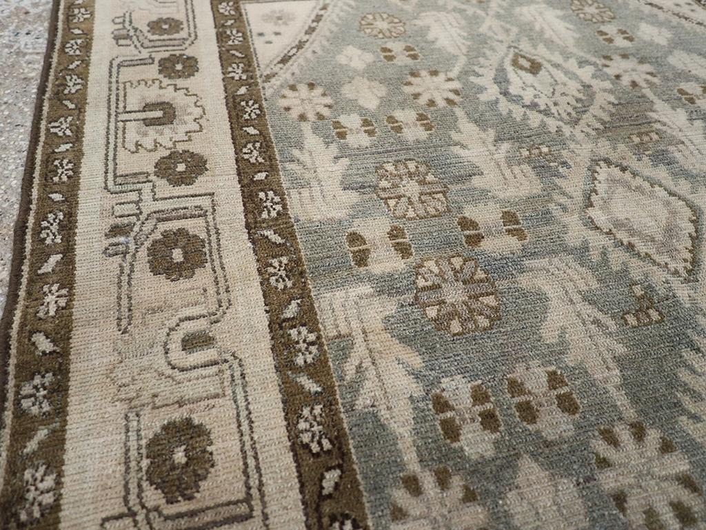 Galerie Shabab Collection Mid-20th Century Persian Malayer Throw Rug (Persisch) im Angebot