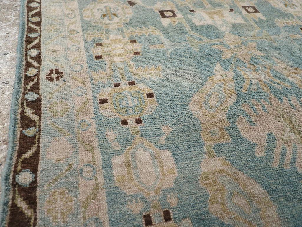 Persiano Galerie Shabab Collection Tappeto da lancio persiano Malayer della metà del XX secolo in vendita