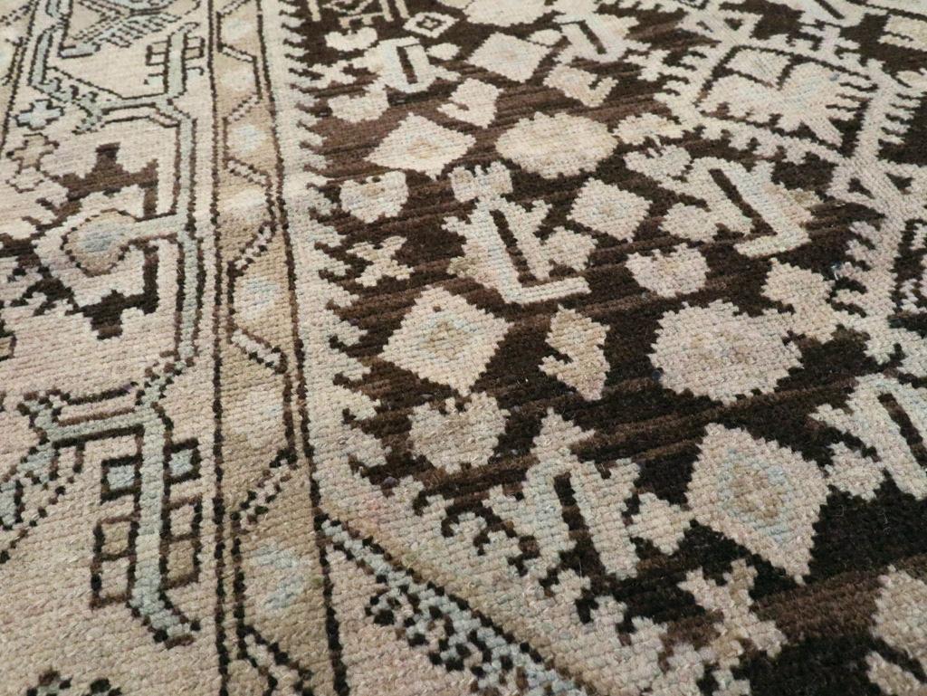 Galerie Shabab Collection Mitte des 20. Jahrhunderts Persischer Malayer Wurfteppich (Handgeknüpft) im Angebot