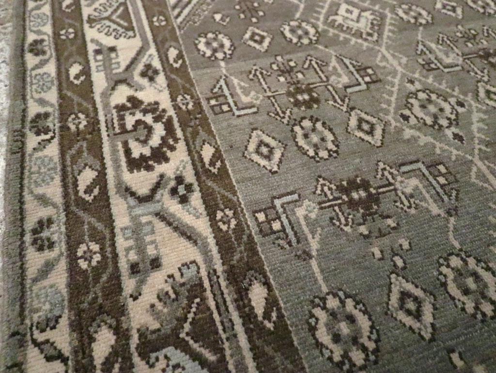 Galerie Shabab Collection Mitte des 20. Jahrhunderts Persischer Malayer Wurfteppich (Handgeknüpft) im Angebot