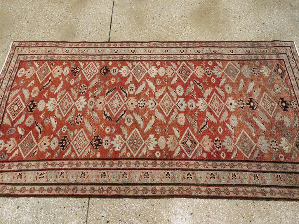 Annodato a mano Galerie Shabab Collection Tappeto da lancio persiano Malayer della metà del XX secolo in vendita