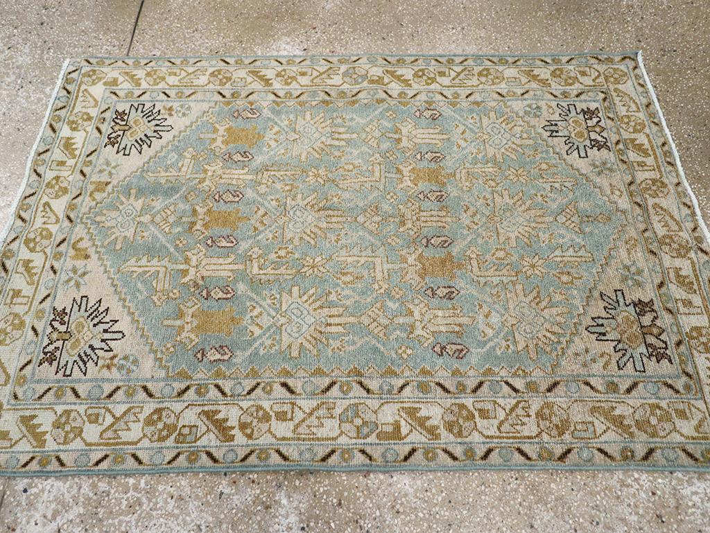 Annodato a mano Galerie Shabab Collection Tappeto da lancio persiano Malayer della metà del XX secolo in vendita