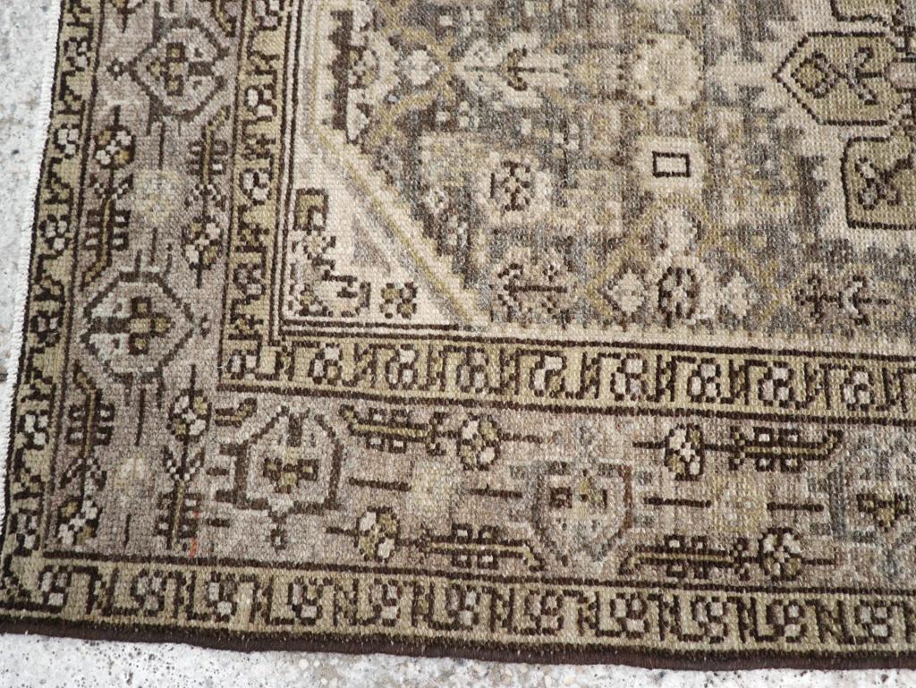 Colección Galerie Shabab Alfombra persa Malayer de mediados del siglo XX en Excelente estado para la venta en New York, NY