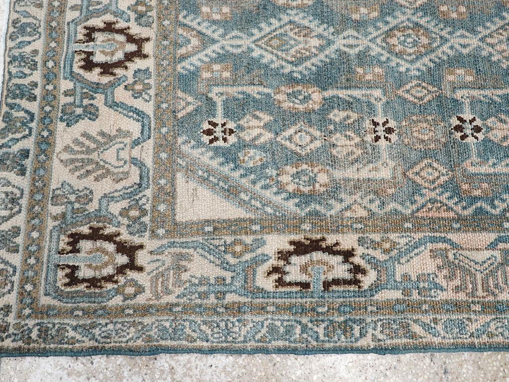 Galerie Shabab Collection Tappeto da lancio persiano Malayer della metà del XX secolo In condizioni ottime in vendita a New York, NY