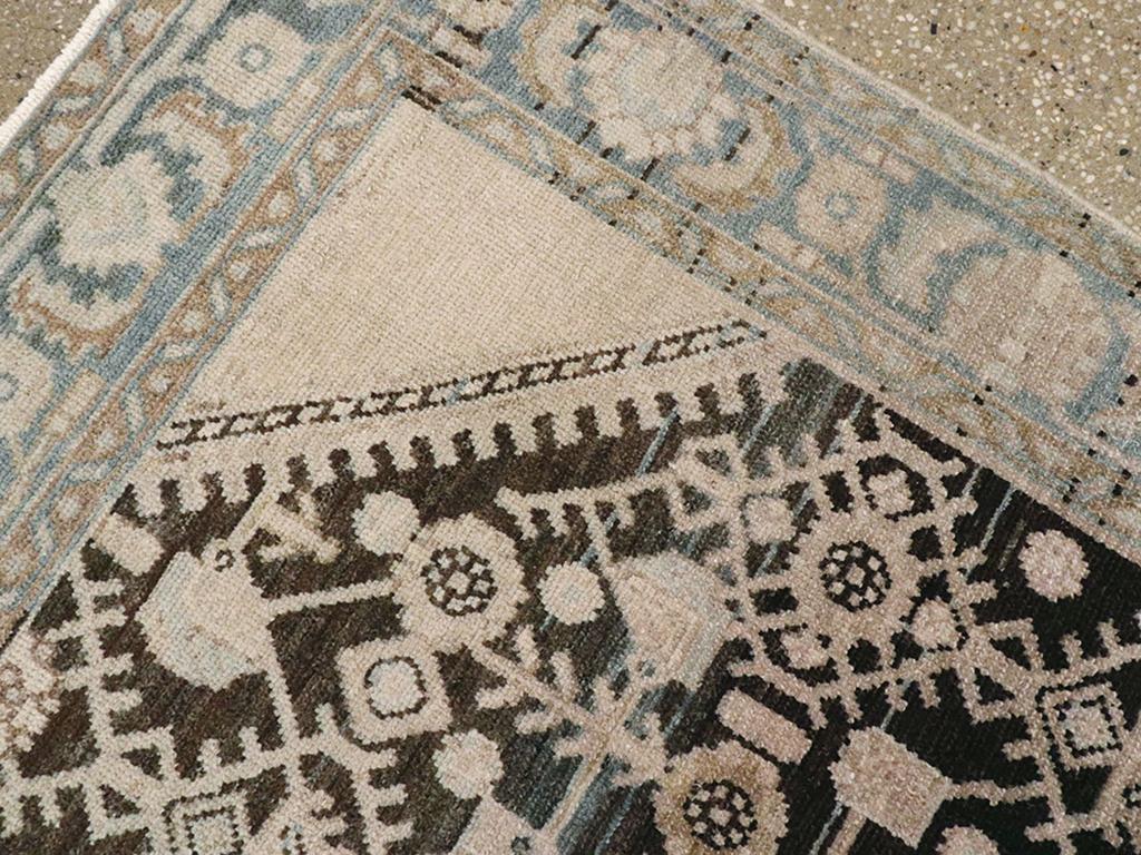 Galerie Shabab Collection Mitte des 20. Jahrhunderts Persischer Malayer Wurfteppich (Wolle) im Angebot