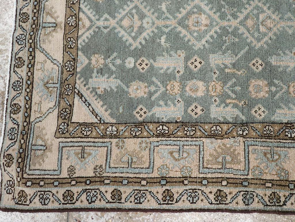 Galerie Shabab Collection Tappeto da lancio persiano Malayer della metà del XX secolo In condizioni ottime in vendita a New York, NY
