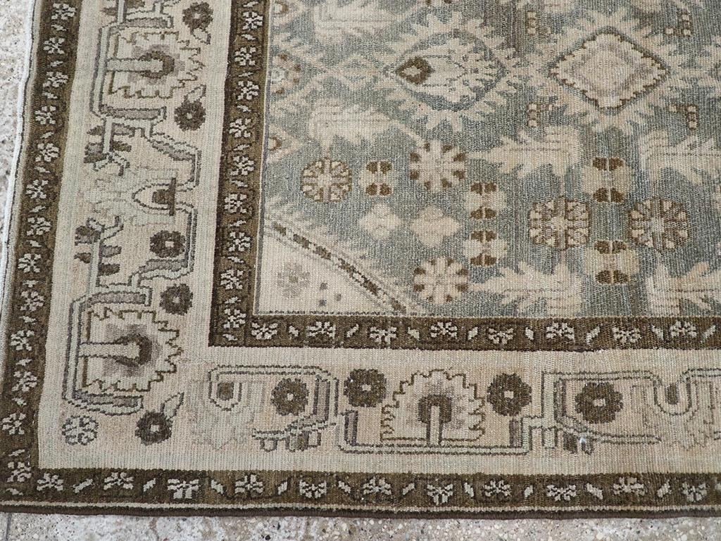 Galerie Shabab Collection Mid-20th Century Persian Malayer Throw Rug im Zustand „Hervorragend“ im Angebot in New York, NY