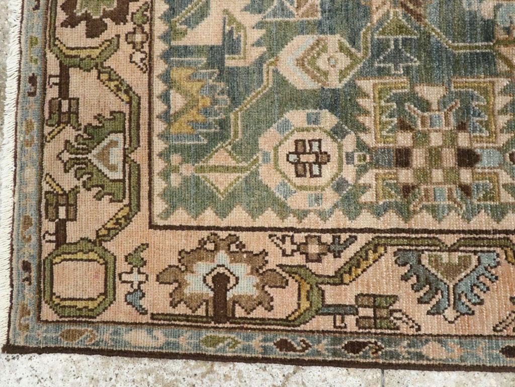 Galerie Shabab Collection Mitte des 20. Jahrhunderts Persischer Malayer Wurfteppich (Wolle) im Angebot
