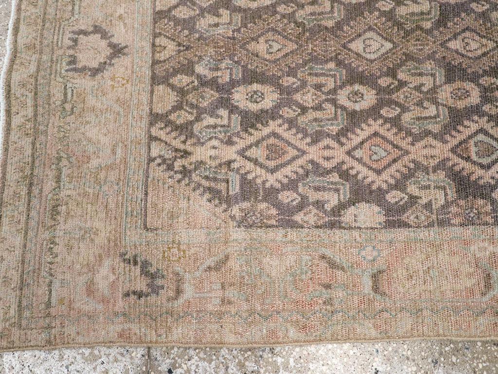 Galerie Shabab Collection Mitte des 20. Jahrhunderts Persischer Malayer Wurfteppich (Wolle) im Angebot