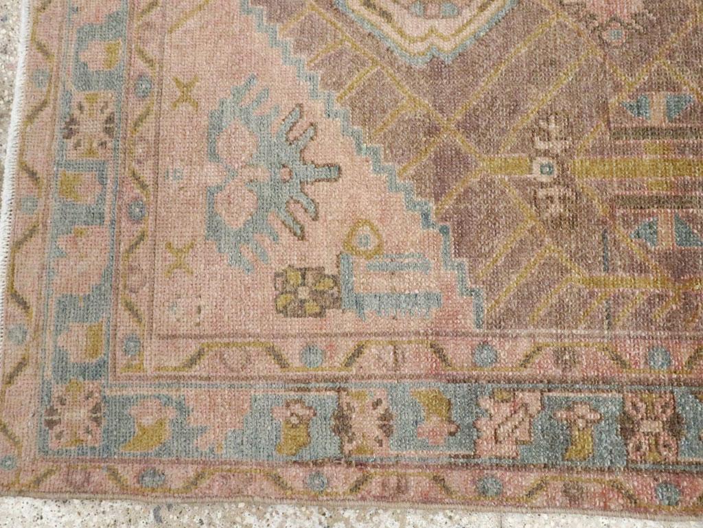 Galerie Shabab Collection Tappeto da lancio persiano Malayer della metà del XX secolo In condizioni ottime in vendita a New York, NY