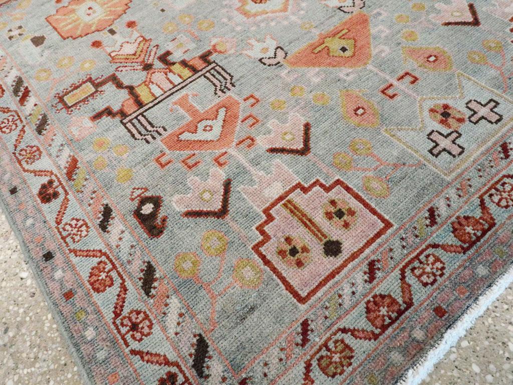 Galerie Shabab Collection Mitte des 20. Jahrhunderts Persischer Malayer Wurfteppich im Angebot 1
