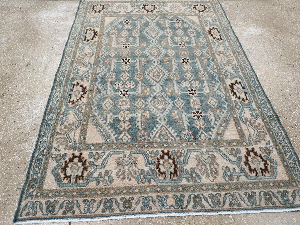 Lana Galerie Shabab Collection Tappeto da lancio persiano Malayer della metà del XX secolo in vendita