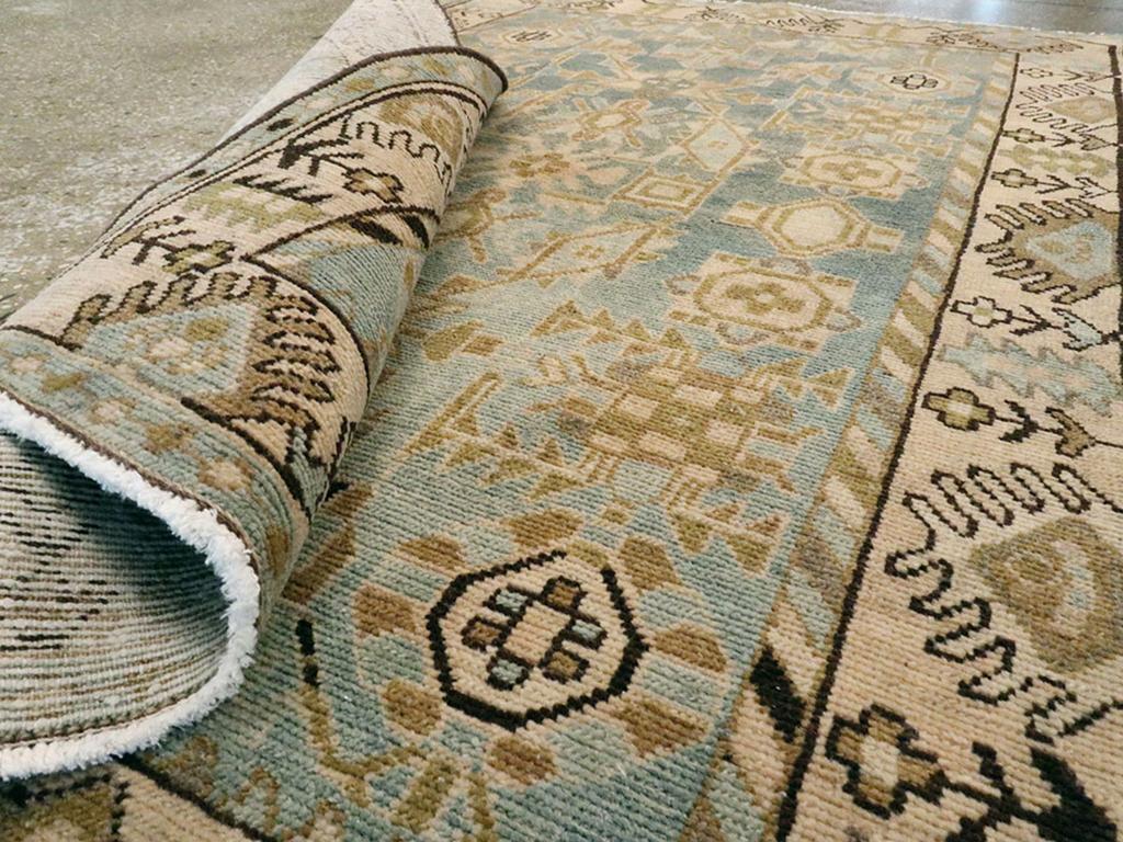 Galerie Shabab Collection Mitte des 20. Jahrhunderts Persischer Malayer Wurfteppich im Angebot 1