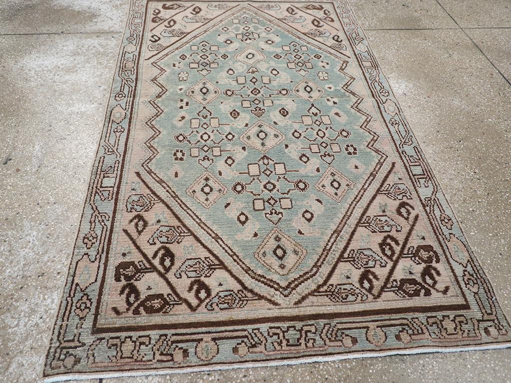Lana Galerie Shabab Collection Tappeto da lancio persiano Malayer della metà del XX secolo in vendita
