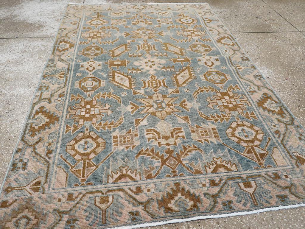 Galerie Shabab Collection Mid-20th Century Persian Malayer Throw Rug (20. Jahrhundert) im Angebot